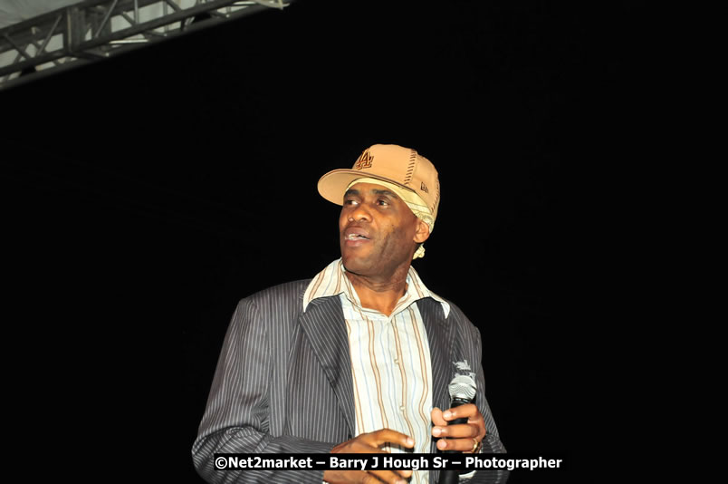 Minister of Tourism, Edmund Bartlett @ Jamaica Jazz and Blues Festival 2009 - Presented by Air Jamaica - Thursday, January 22, 2009 - Venue at the Aqueduct on Rose Hall Resort &amp; Country Club, Montego Bay, Jamaica - Thursday, January 22 - Saturday, January 24, 2009 - Photographs by Net2Market.com - Barry J. Hough Sr, Photographer/Photojournalist - Negril Travel Guide, Negril Jamaica WI - http://www.negriltravelguide.com - info@negriltravelguide.com...!